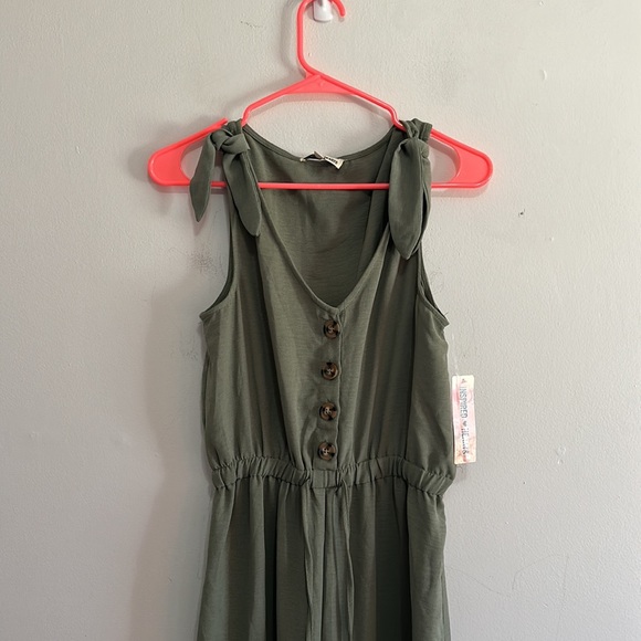 Inspired hearts olive green jumpsuit size medium - Picture 2 of 5